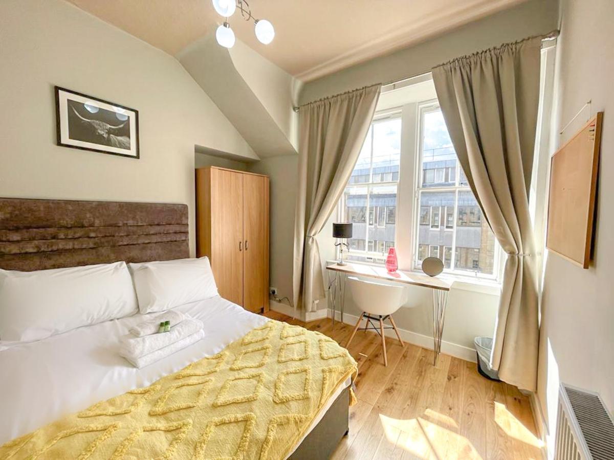 Charming 3 Bed Apartment In Old Town Эдинбург Экстерьер фото